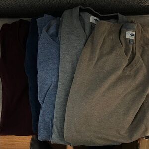 LOT of 5 Old Navy Men’s Sweaters Medium Various Colors